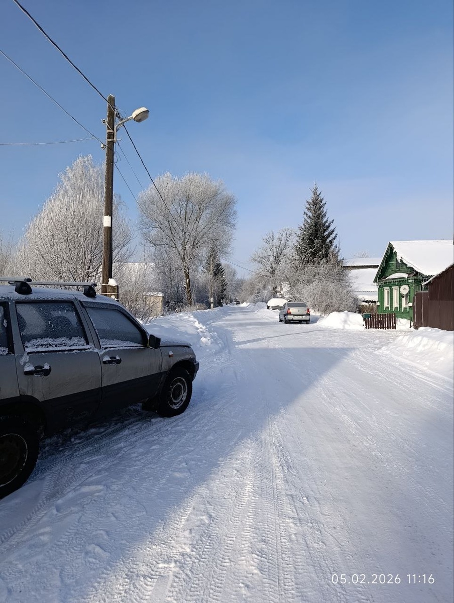 вид влево от дома.