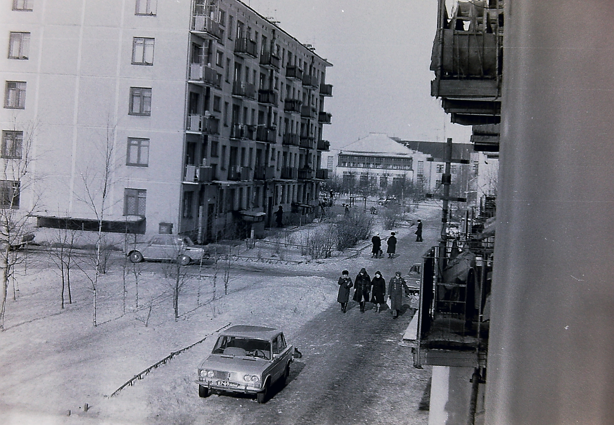 Мкр. Кречевицы. Снимаю с моего балкона на дом друзей.