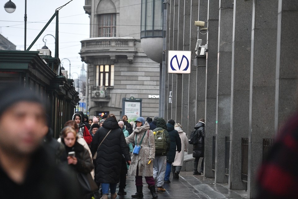    Закрылся и фирменный интернет-магазин. Алексей БУЛАТОВ