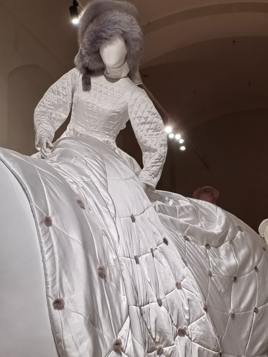 Инсталляция «Медведь и дружина»