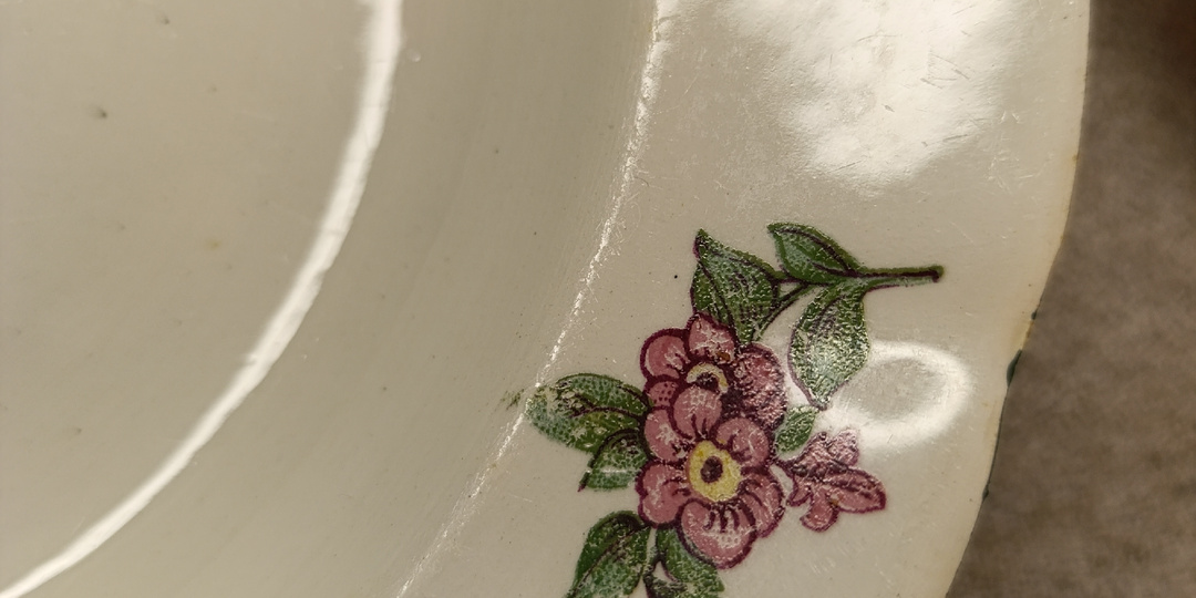 Клейма и рисунки старых тарелок