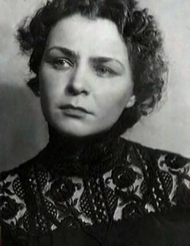 Нина Ургант