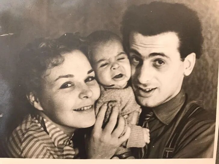 Нина Ургант с мужем и сыном