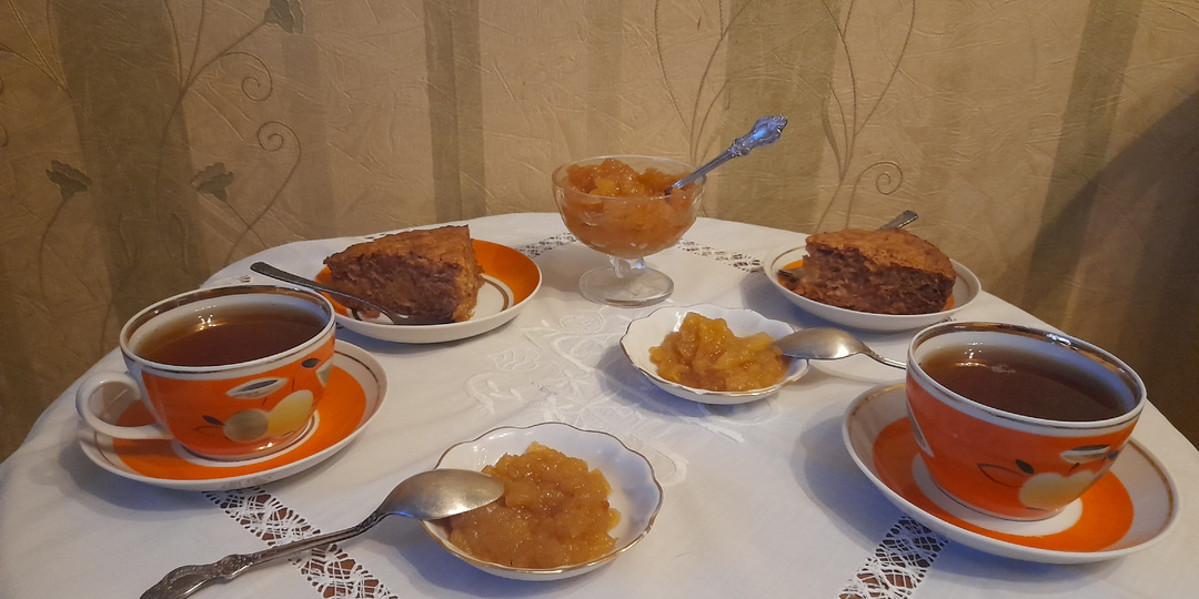 А сегодня у меня будет яблочное чаепитие