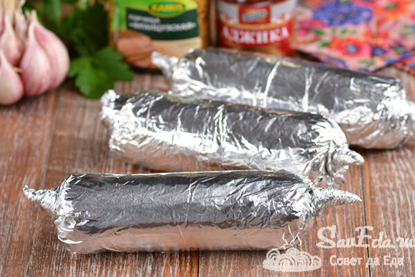 Просто заворачиваю куриное филе в фольгу и быстро готовлю на плите или в духовке (8 вариантов)