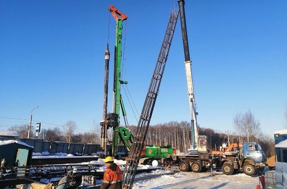    В Ярославле начались работы на второй опоре нового моста через Волгу. Правительство Ярославской области