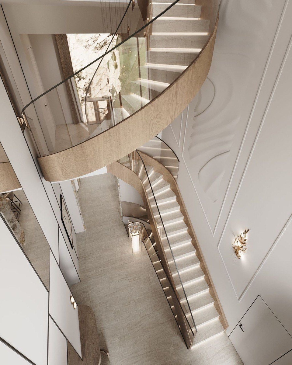 Гнутое стекло для лестницы