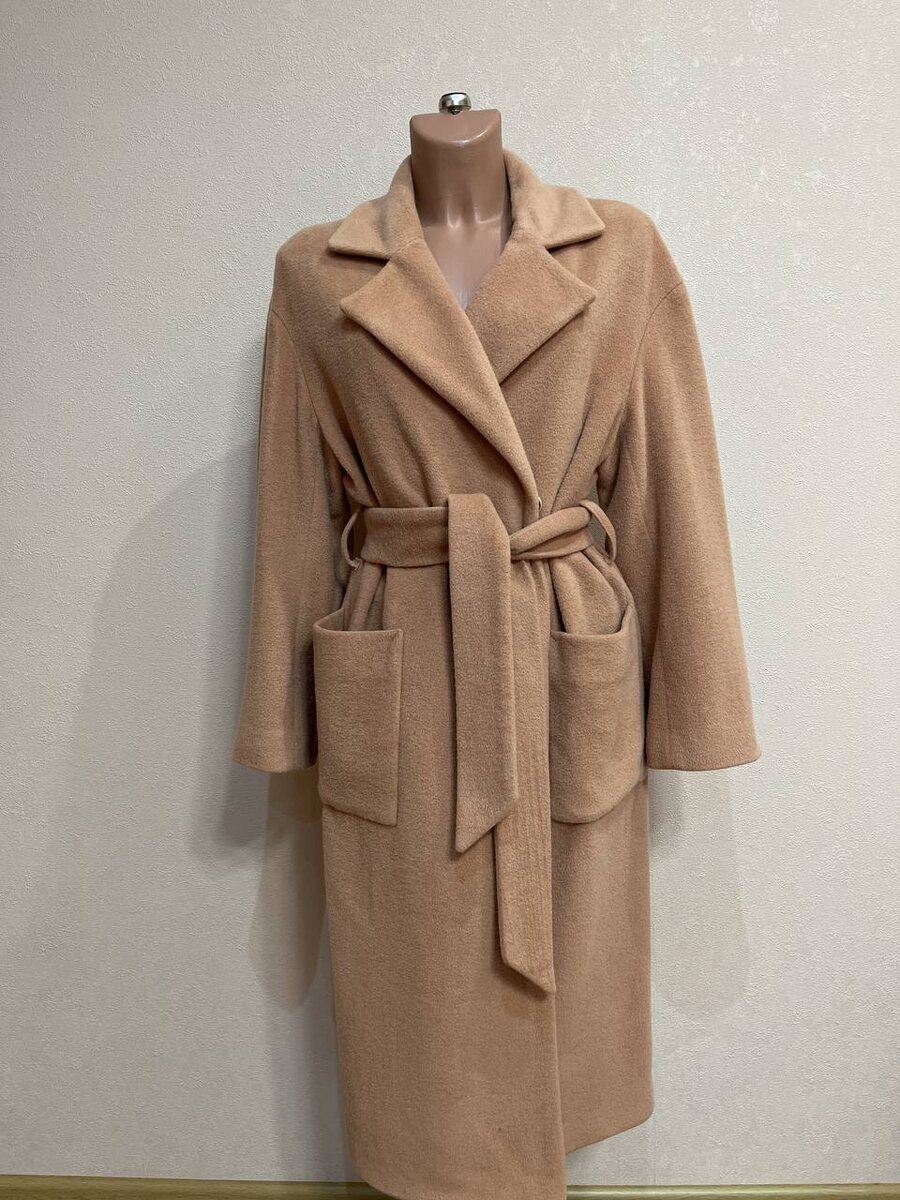 Trends- Brends. Крой - халат на запах, спущенный рукав, на кнопках, с поясом. Цвет светло- коричневый. Размер S/M, подходит на размер 42- 44-46.