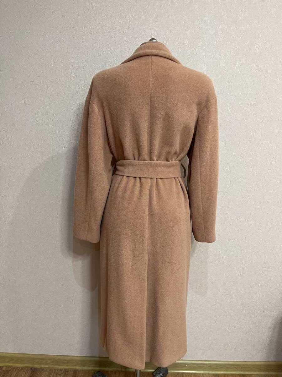 Состав: 70% шерсть, 30% вискоза. 