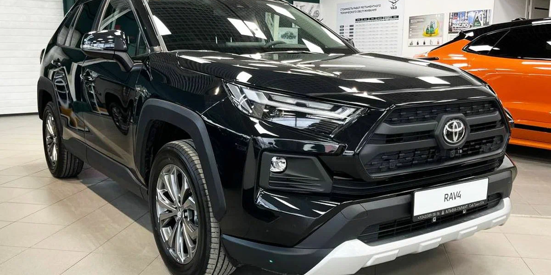 RAV4 4 млн, Highlander за 6+. Зашёл к "дилеру" Toyota и офигел от реальных цен в феврале 2026
