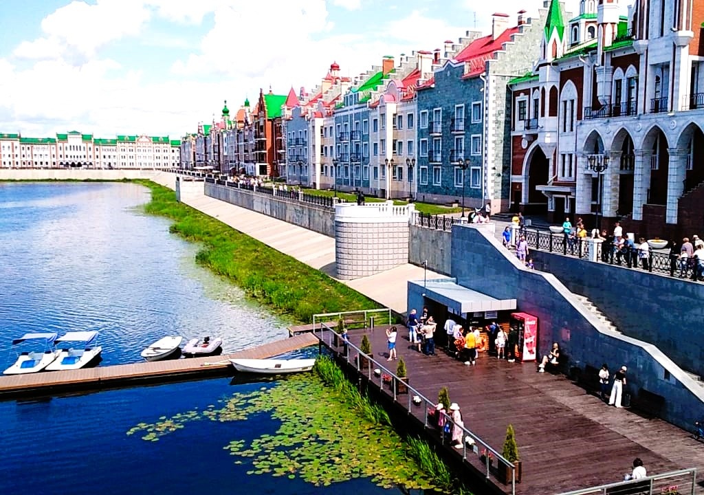 Пошли гулять по Набережной