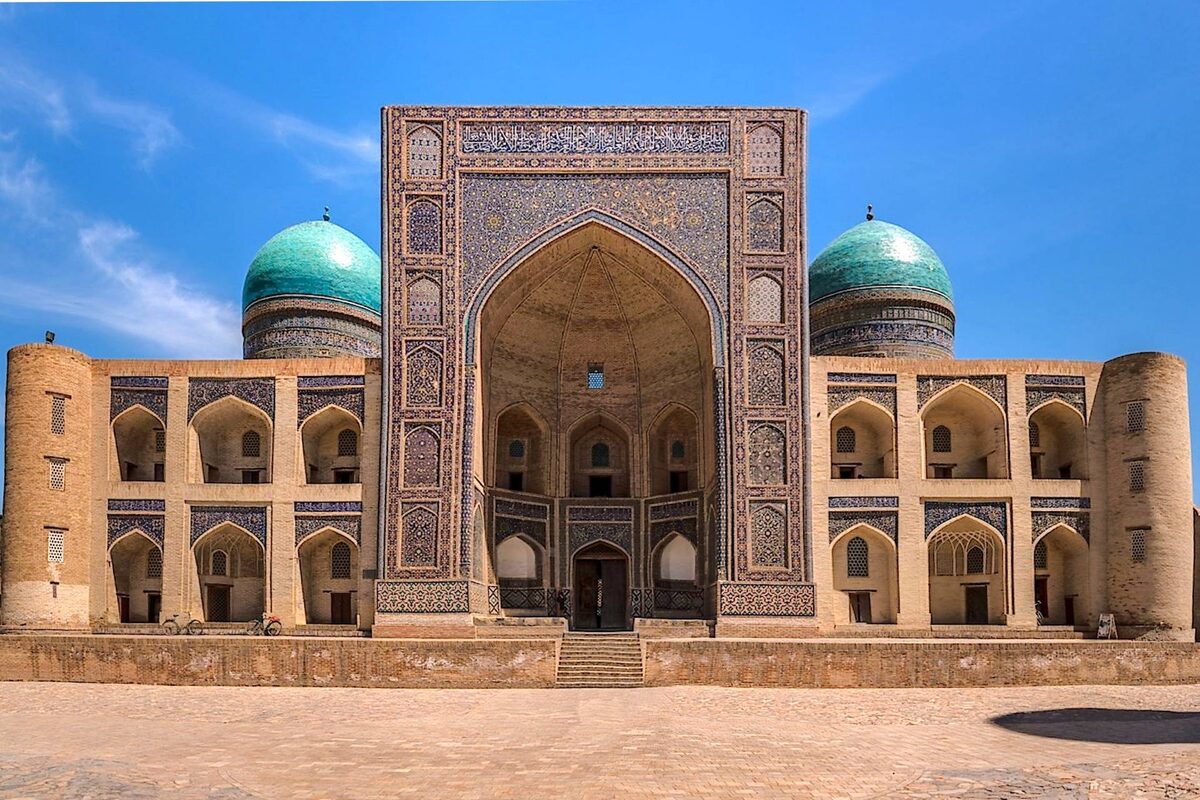 Медресе снаужи.