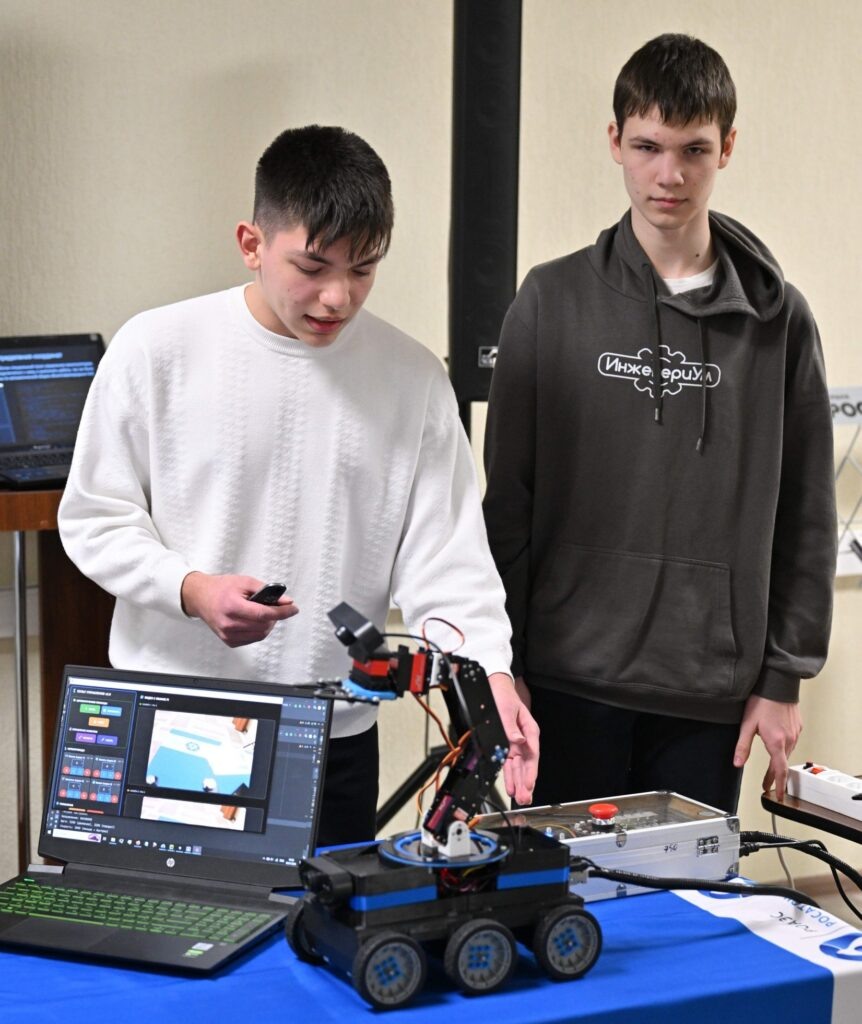 Листайте вправо, чтобы увидеть больше изображений