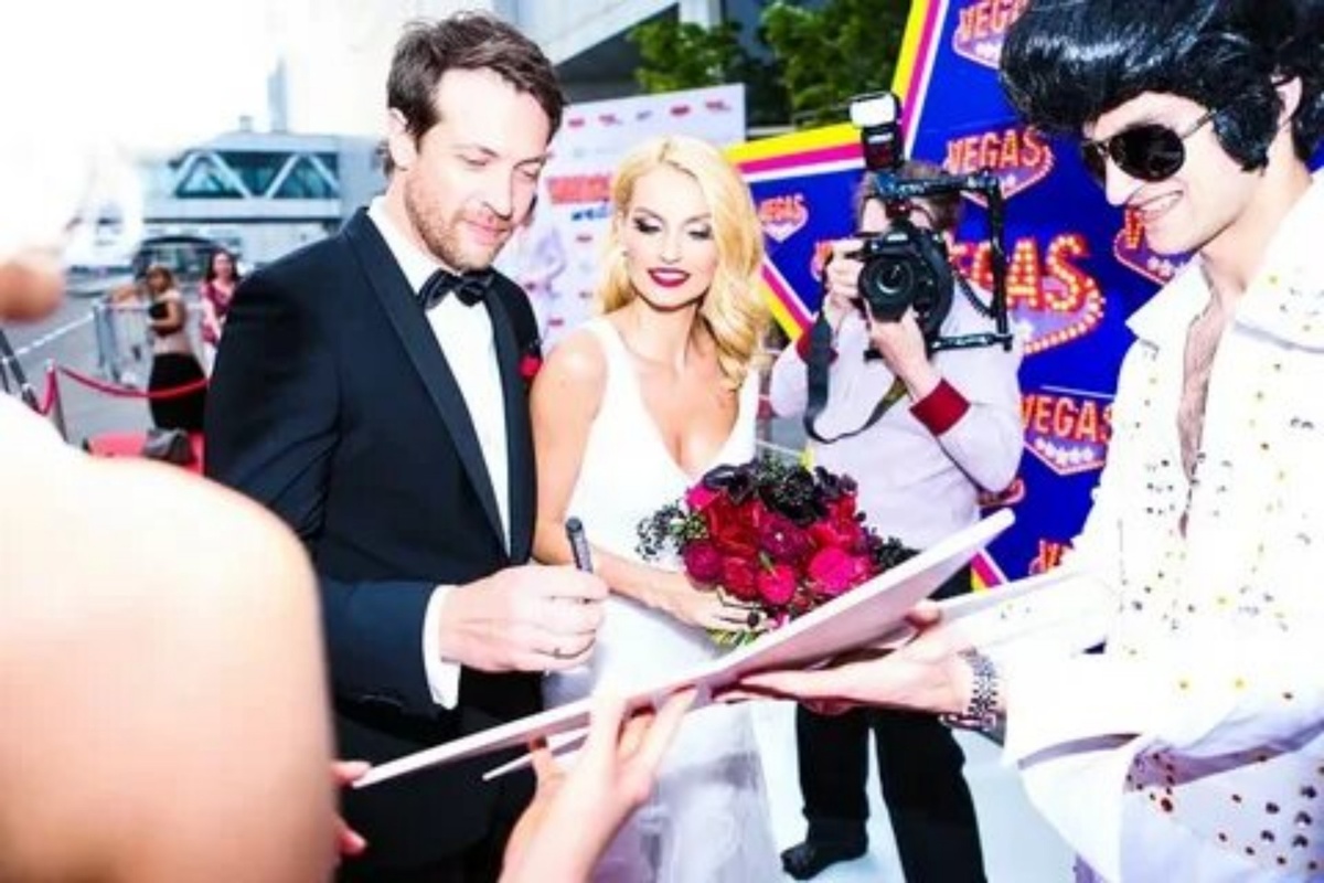 14 лет вместе: для шоу-бизнеса это вечность. Но что скрывается за этой идеальной картинкой — железное терпение или привычка жить параллельными жизнями?