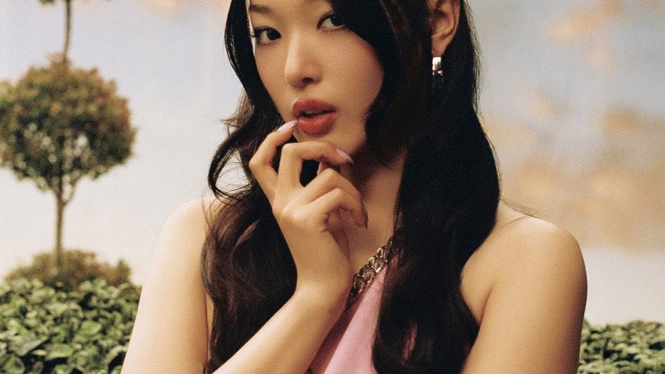 💭 Юнчэ из KATSEYE рассказала, как на #GRAMMYs встретила свою давнюю кумиршу ROSÉ из BLACKPINK