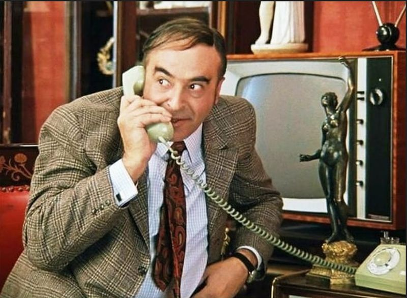 «— Алло, СБУ? Мой сосед молится за гетмана Мазепу! Что значит «ну и что?»?!.. Он неправильно молится, не по тому фильму! Честное благородное слово!..»