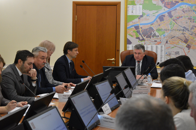 Глава Твери обсудил ход ремонтов домов на Оснабрюкской, пострадавших от БПЛА