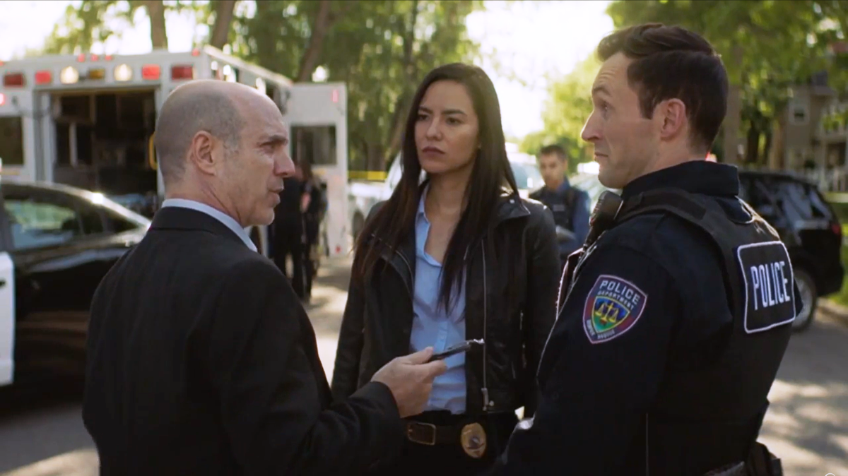 Кадр из сериала "Полиция племени".