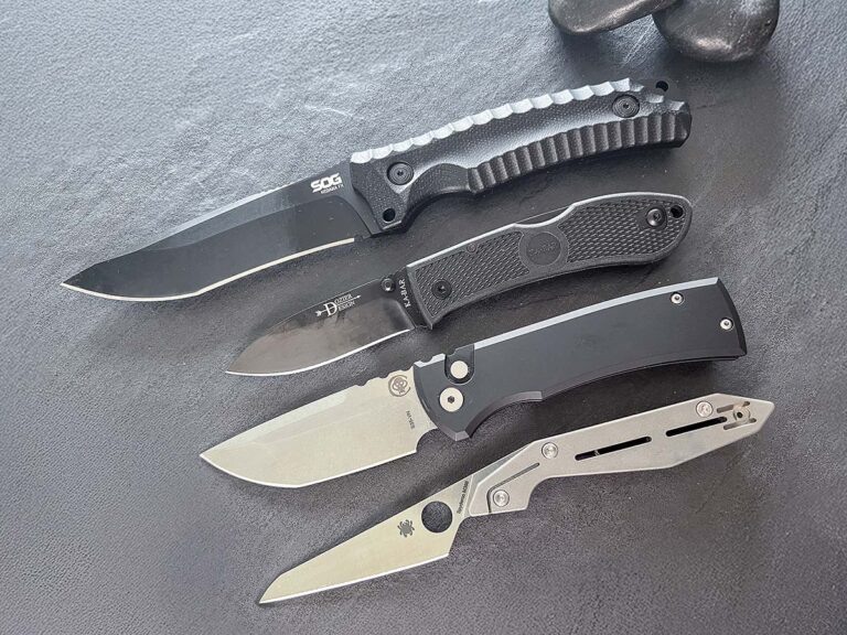 Коллекция от Collaboration, сверху вниз: SOG/Kiku Matsuda Hidaka FX 3V, KA-BAR/Dozier Folding Hunter из нержавеющей стали CPM S35VN, Pro-Tech/Chaves Redencion 229 Auto и Spyderco/Paul Alexander Nand.