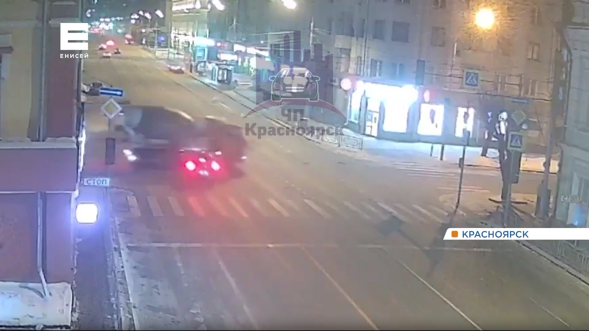     Авария с участием сразу трёх машин произошла в самом центре Красноярска