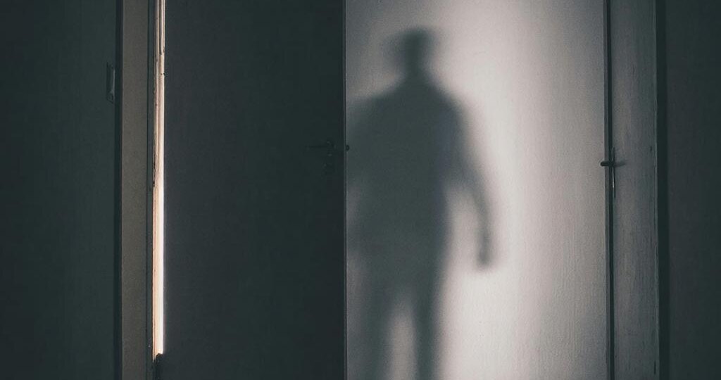 🔥 «Он пьёт — а близкие тонут»: как алкоголь разрушает не только человека, но и всех, кто рядом