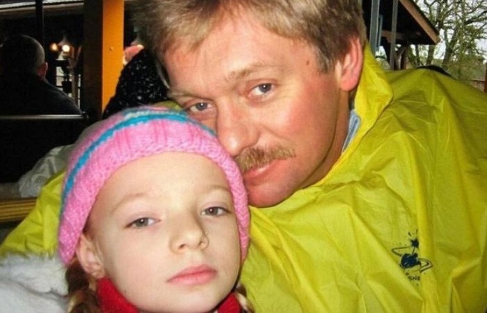 Елизавета Пескова в детстве с папой.