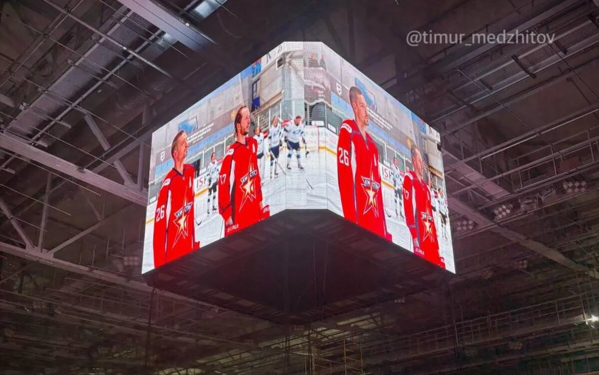    Видеокуб установили в реконструируемом ледовом дворце в Ижевске