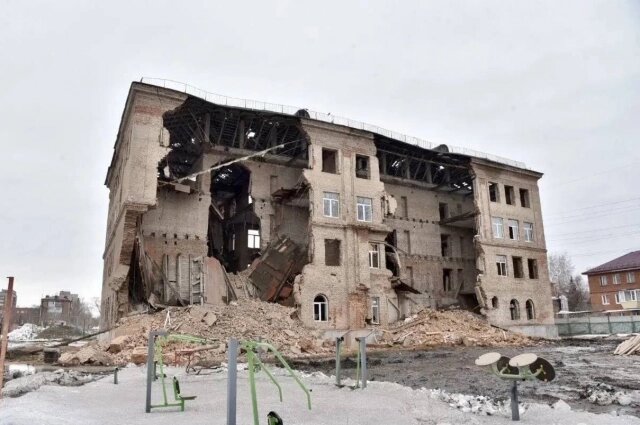    Так школа выглядела в марте 2024 года. Фото: Администрация Омска/ Владимир Казионов