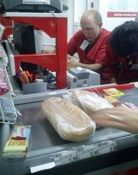 Простой русский мужик подрабатывает Директором Магазина Магнит. Листай дальше.