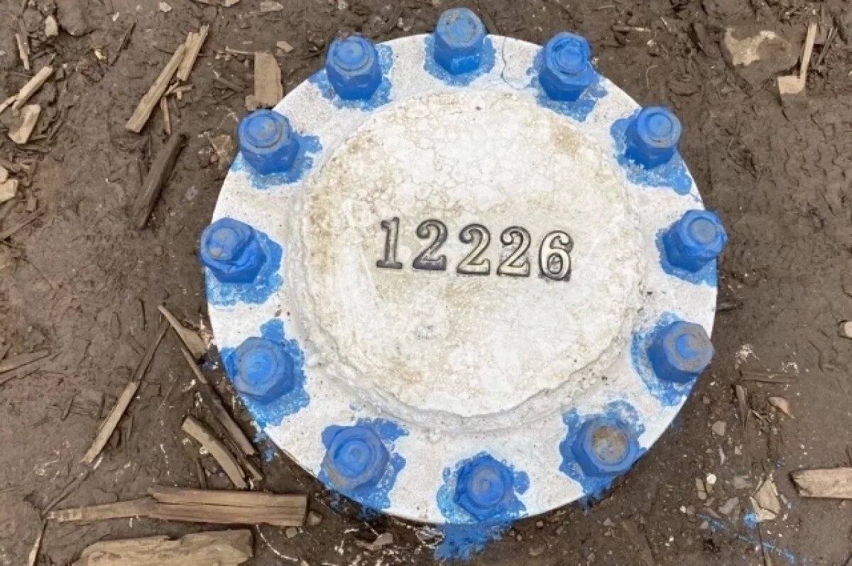    Вход в Кольскую сверхглубокую — это люк на земле размером с большую тарелку.