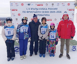 А.Н. Лисицкий (в центре) со своими воспитанниками. / ФОТО из архива Андрея Лисицкого Администратор  📷

