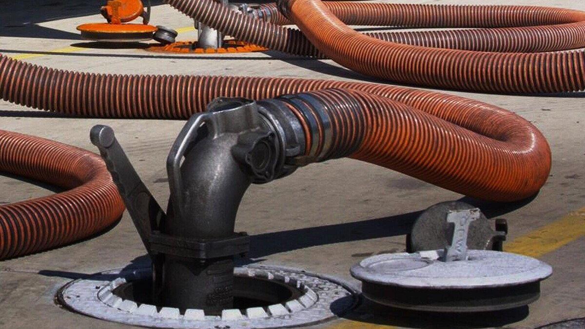    бензин на АЗС