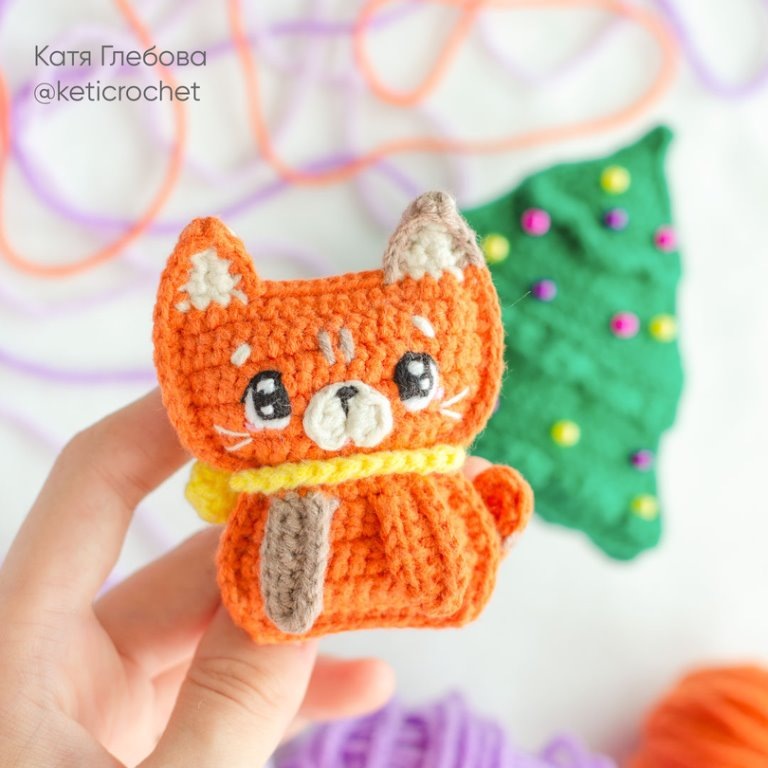 плоские игрушки поворотными рядами
