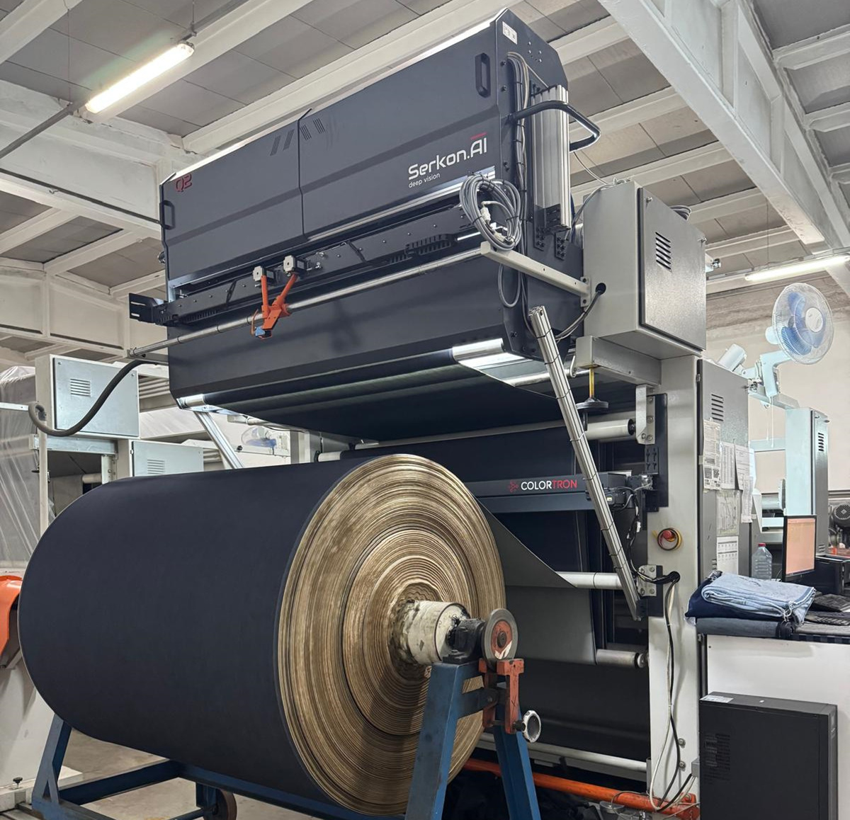 Система контроля качества полотна SERKON.AI основана на технологиях машинного зрения и искусственного интеллекта 