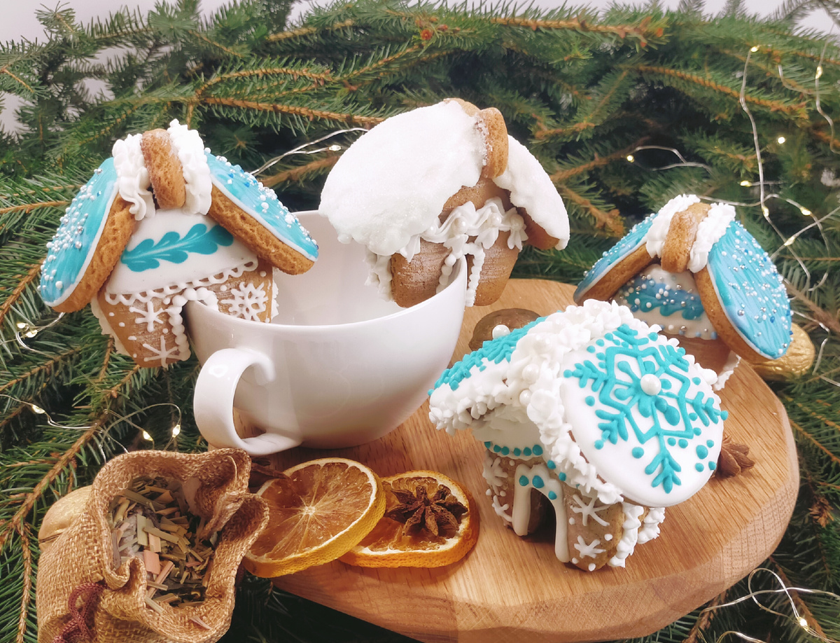 на одну чашку даже два домика помещаются