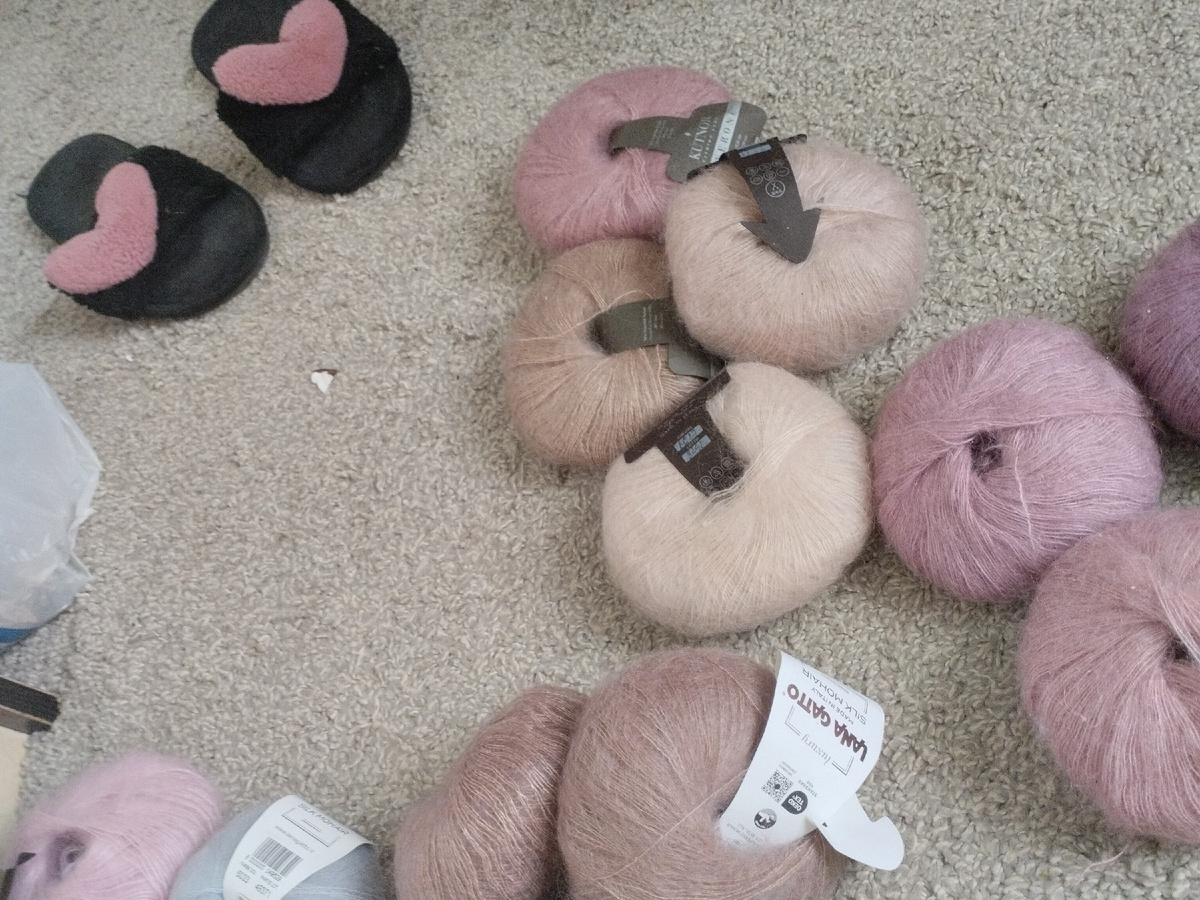 Это планирую тонкий свитер с косами, с тонким переходом цвета .