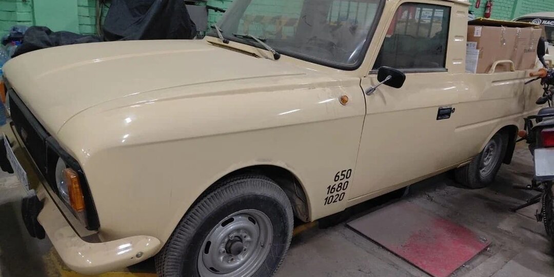 Раритетный «банановоз»: уникальный советский пикап 1990 года выставили на продажу