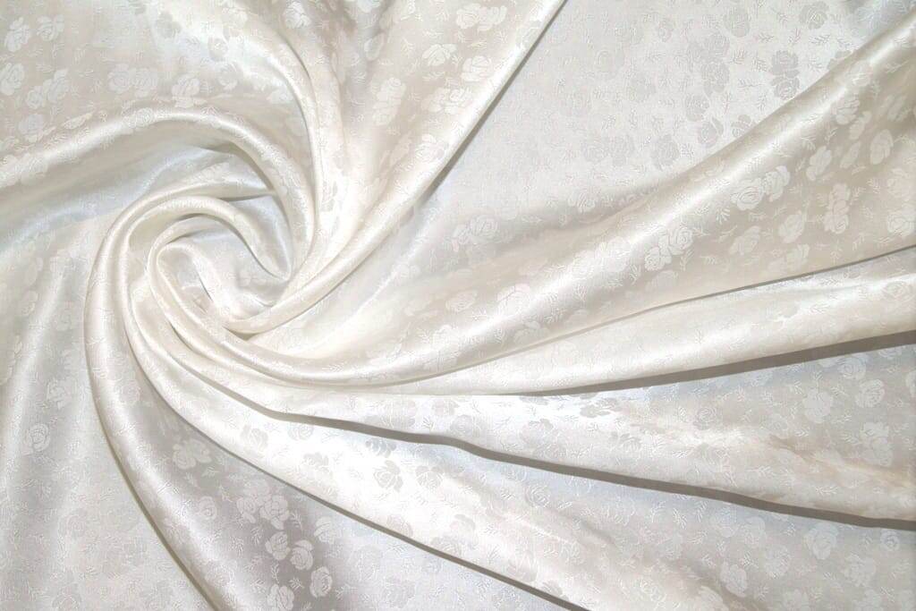 Жаккард шелковый отбеленный "Розы"