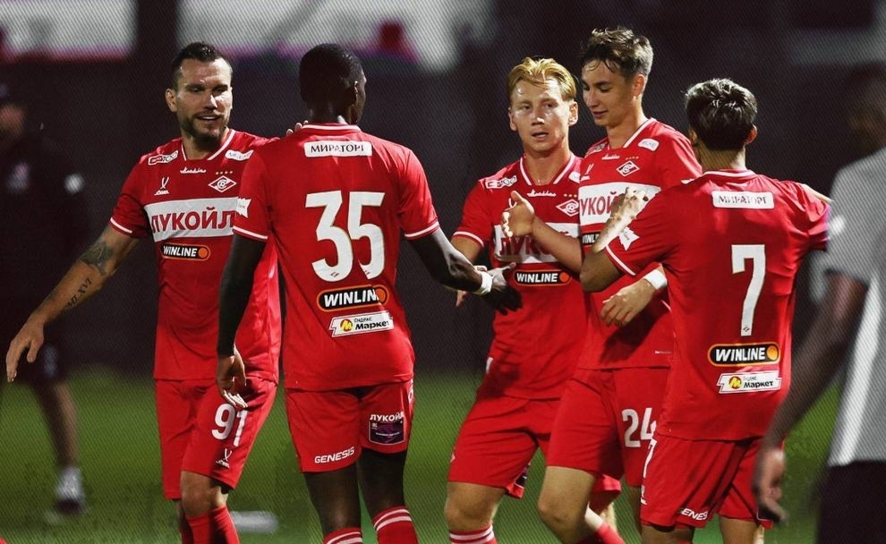    Футболисты «Спартака» празднуют гол Никиты Массалыги в ворота «Даляня» (1:0) 7 февраля. ФК «Спартак»