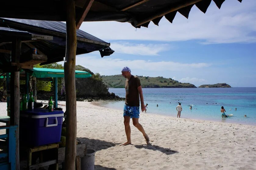 Розовый пляж