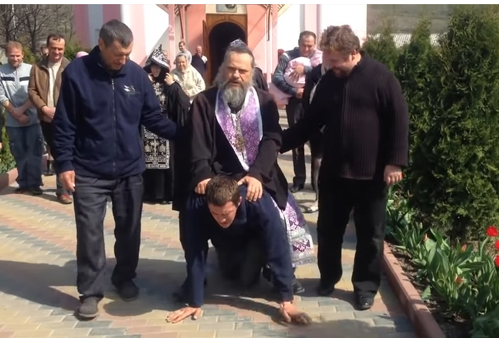 изгнание беса о. Велерием источниек https://radiokp.ru/eto-takoy-trolling-samye-zapominayuschiesya-vykhodki-svyaschennikov_nid11427_au66au