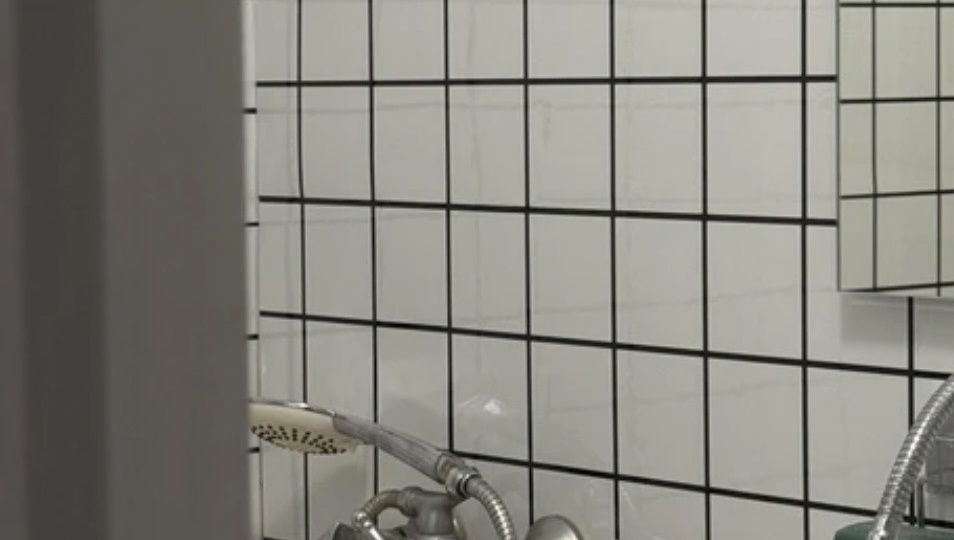 Все боятся клеить самоклеящиеся панели потому что не знают как подготовить стены? Сейчас я вам расскажу.