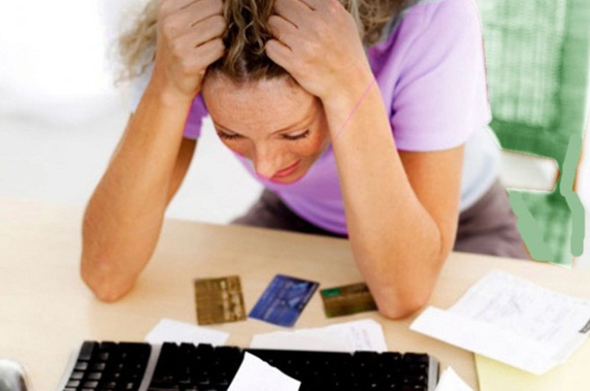 «Вы видели рекламу: «Деньги за 5 минут, первый займ под 0%!»? Сложно устоять, когда срочно нужна небольшая сумма. Заемщик думает: «Верну с зарплаты и всё». Но статистика говорит, что почти половина выданных микрозаймов превращается в проблемные долги с просрочкой более 90 дней. Как безобидная финансовая помощь превращается в капкан? Давайте разбираться».