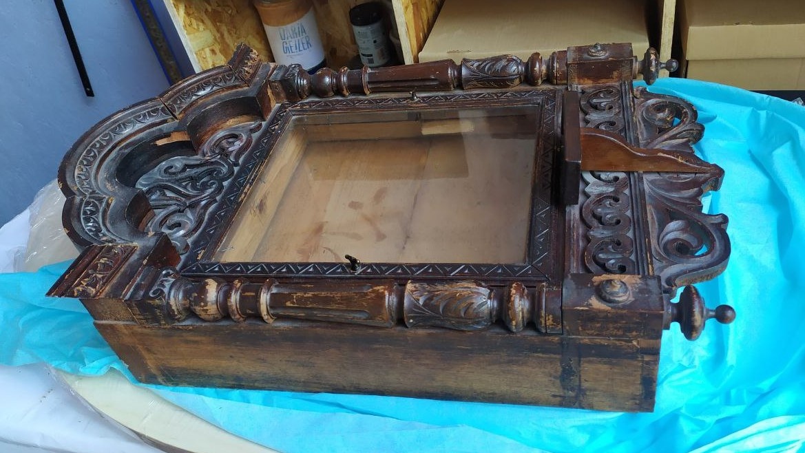 Вот самый первый момент, когда я вижу внезапный предмет на реставрацию