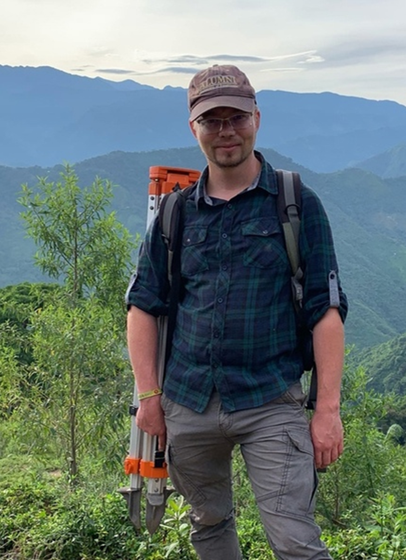 Историк, выпускник ЧГУ, «реконструктор», к.и.н И. В. Чечушков.