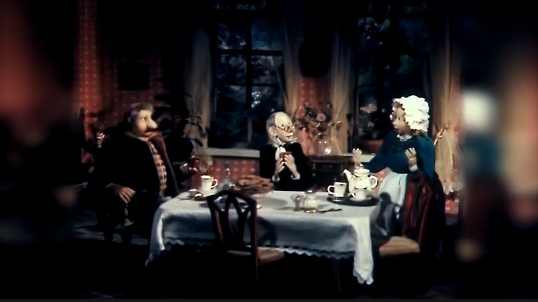 Ах, какое уютное семейное чаепитие! Засокном - вечер ...