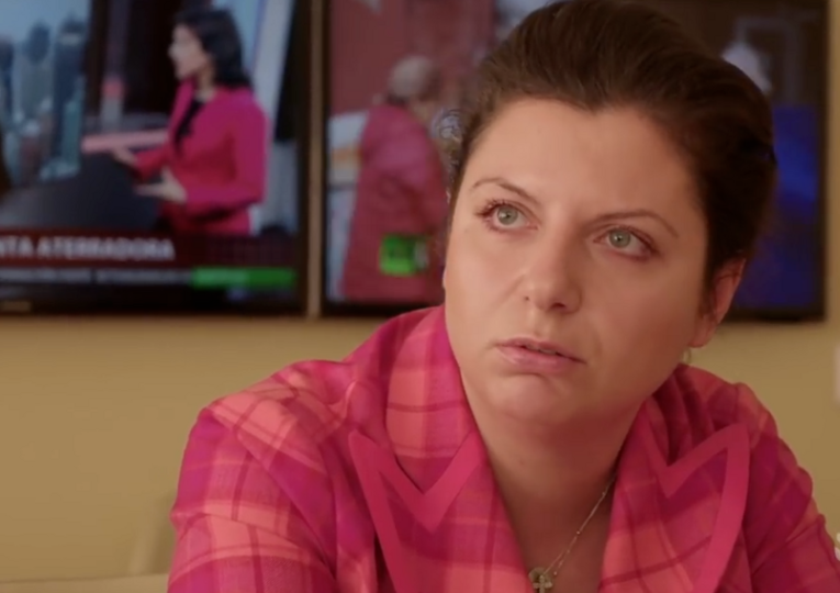 Симонян больше не одна, стало известно имя человека, который переехал в её дом.