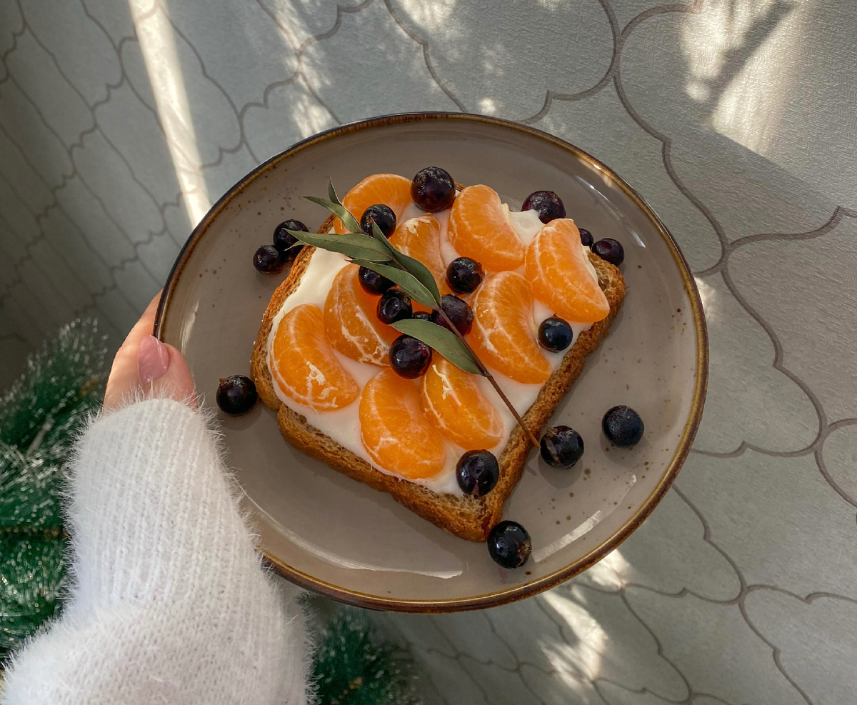 Красивое фото для красивой обложки. Фото мое. Хоть сейчас я почти не делаю «эстетичных» и вкусных кадров, но моего архива хватит еще на пять тысяч статей точно 🤗😁