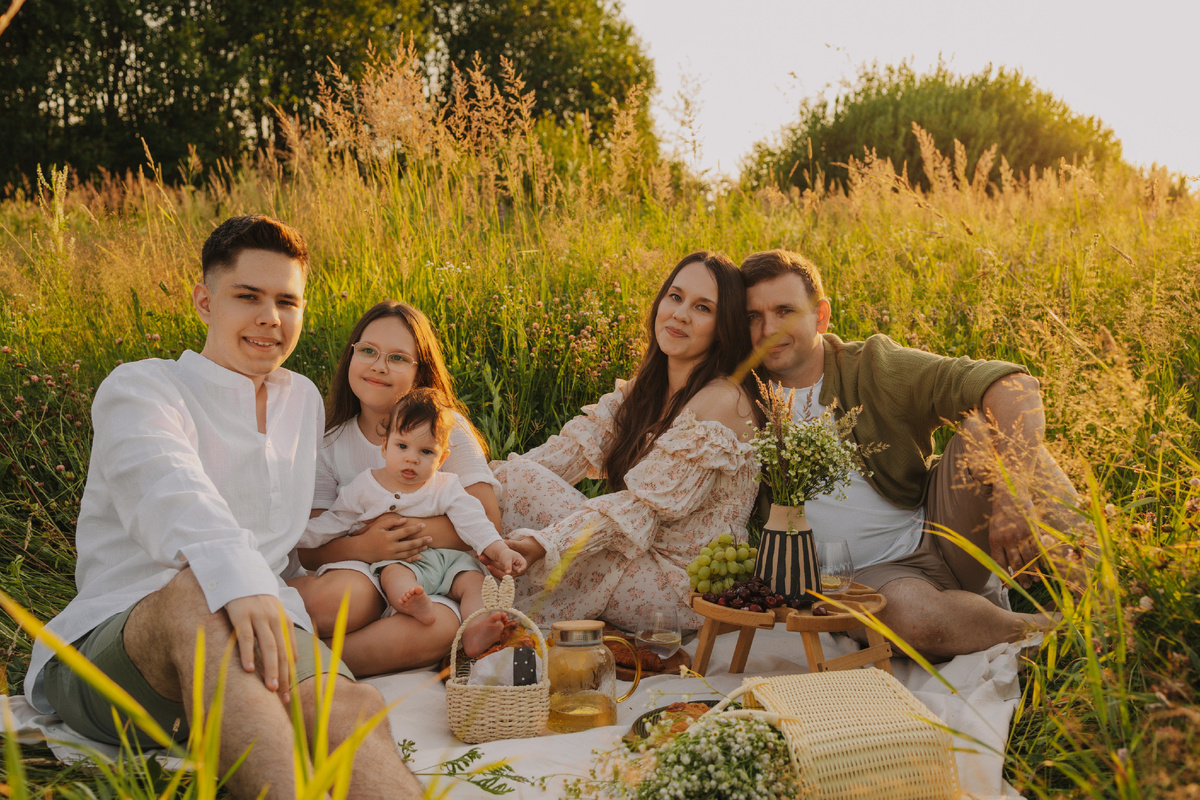 Большая семья фотосессия на природе