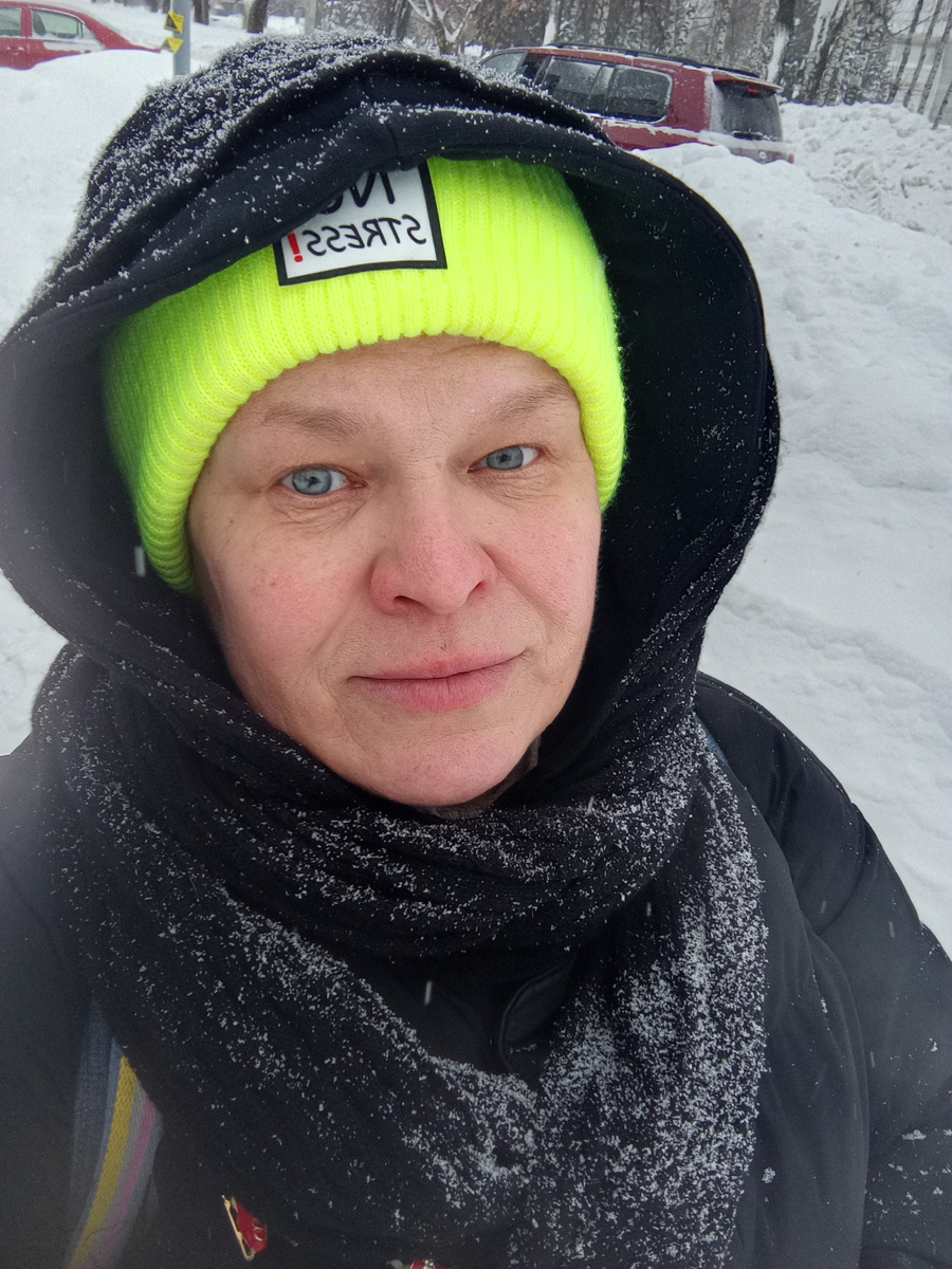 На лице вселенская печаль